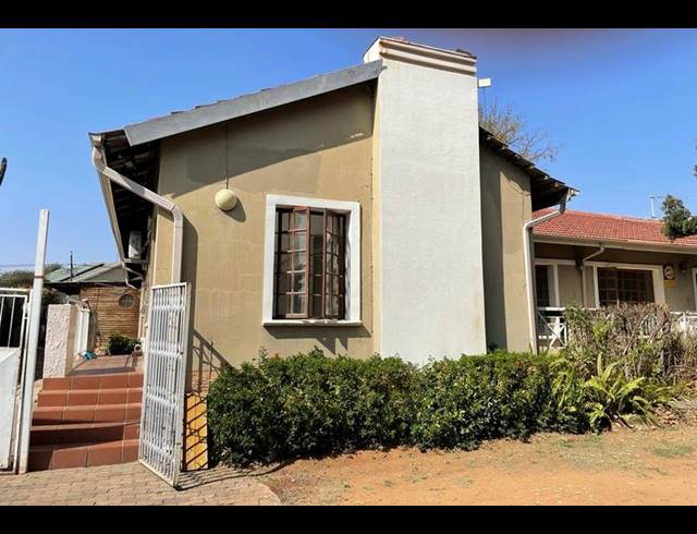 8 BEDROOM HOUSE FOR SALE IN BOKSBURG